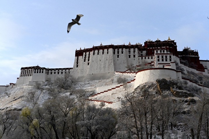 Tibet rides tourism wave in first three quarters