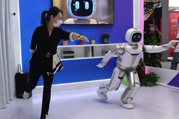 China's service outsourcing industry maintains steady expansion