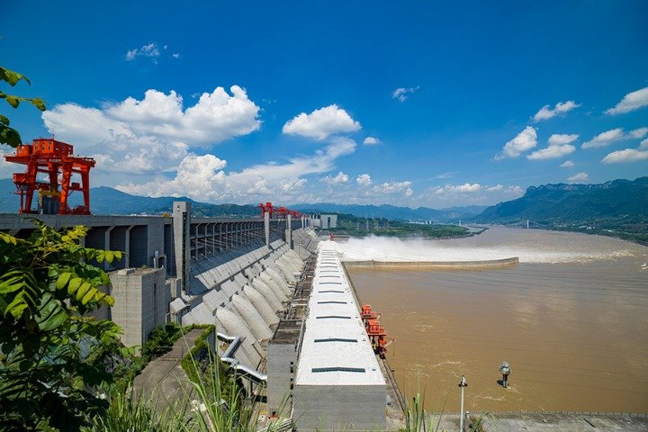 Three Gorges Dam sets power generation record in 2020