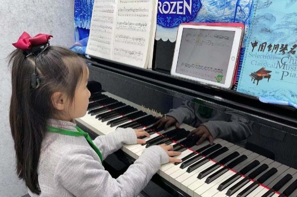 Virtual classes help piano players hit the right notes