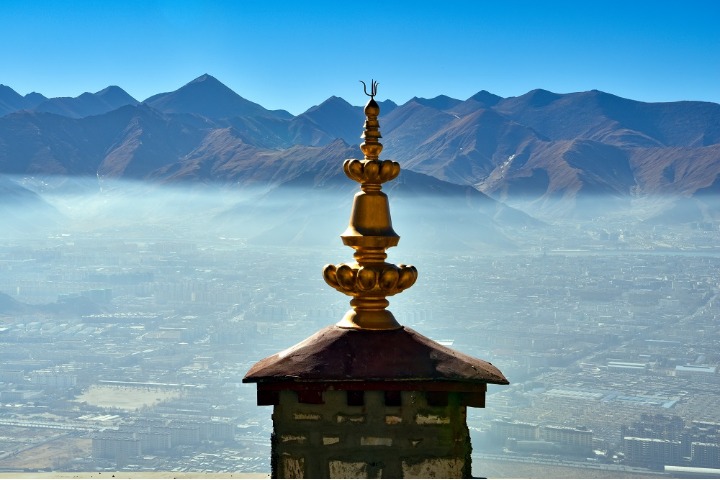Historical hermitage overlooks Lhasa city