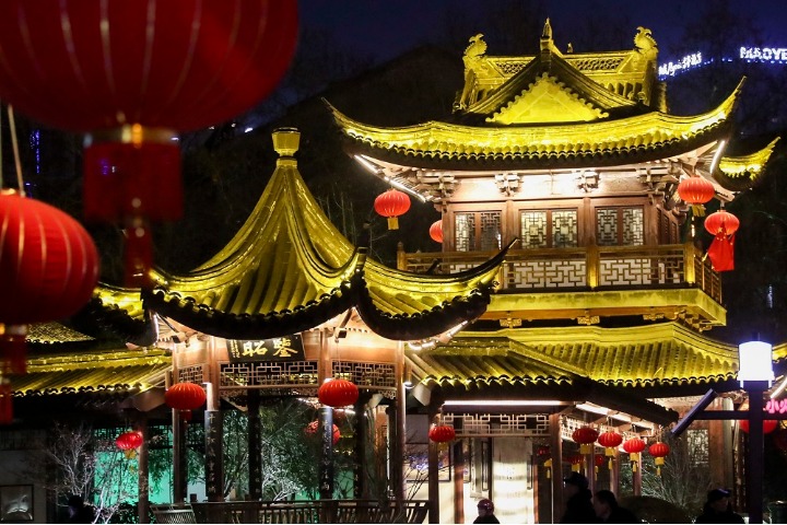 Enchanting night views intoxicate visitors in Jiangsu