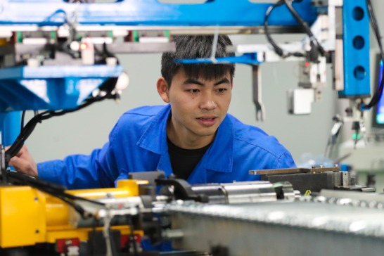 Factory activity stays in expansion zone