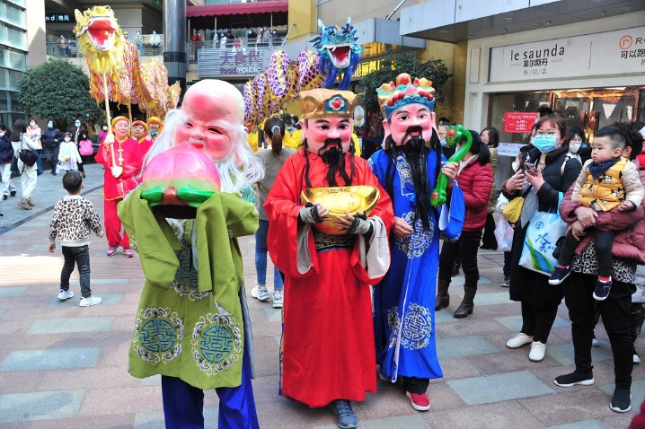 Traditional folk arts add festive gaiety in Shanghai