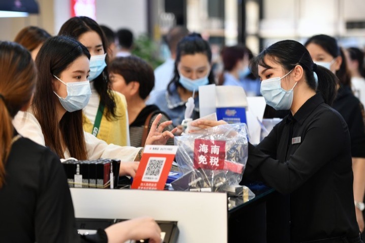 Spring Festival sees duty-free shopping spree in Hainan