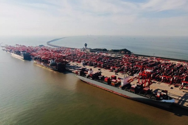 Container throughput of Yangshan Port breaks 200m TEU mark