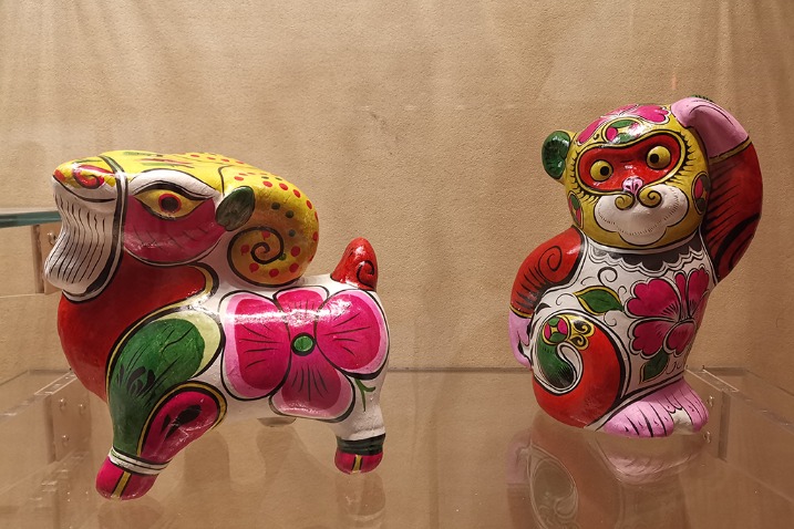 Museum displays painted clay sculptures of Chinese zodiac