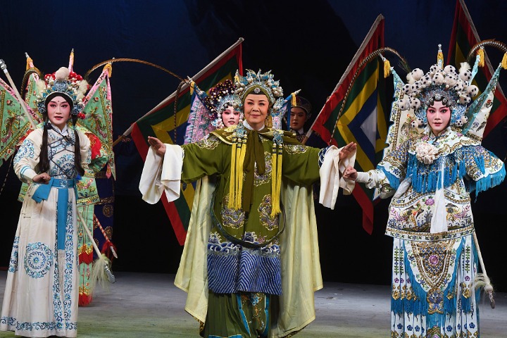 Classical opera staged to celebrate Lantern Festival in Fujian