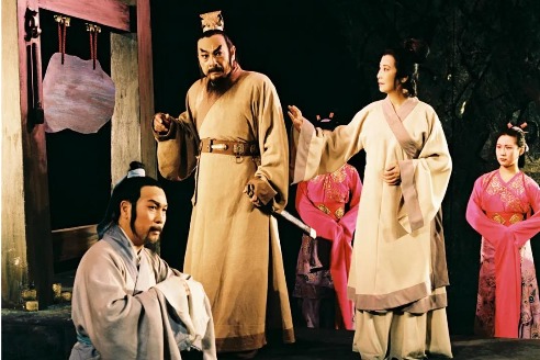 Beijing theater stages classic historical drama