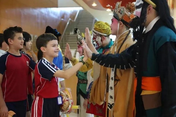 Shanghai promotes Chinese culture at international schools