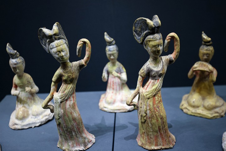 Exhibition highlights ancient dance performances
