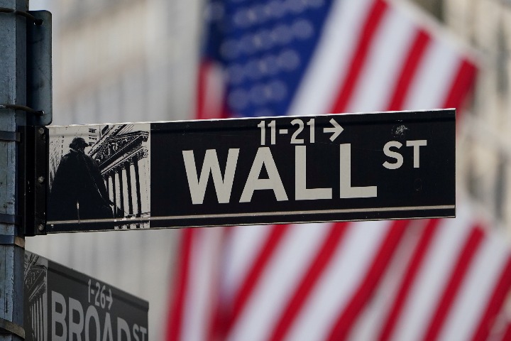 Wall Street, investors reject decoupling from China