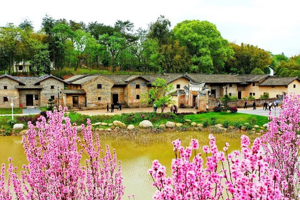 ‘Red tourism’ draws people to Huichang in Jiangxi
