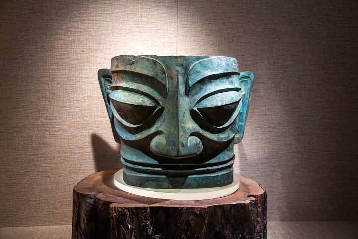 Sanxingdui Museum showcases artifacts unearthed from the ruins