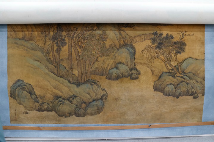 Palace Museum restores a giant wall painting