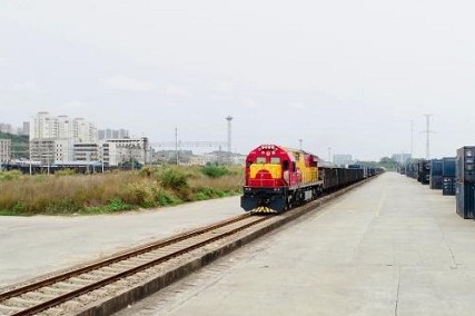 Guangxi dispatches its first cold chain seafood train of 2021