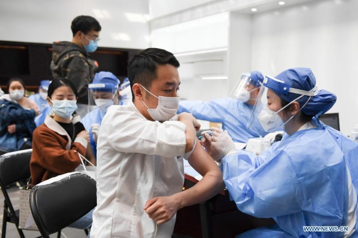 Vaccines offered to Macao, HK people