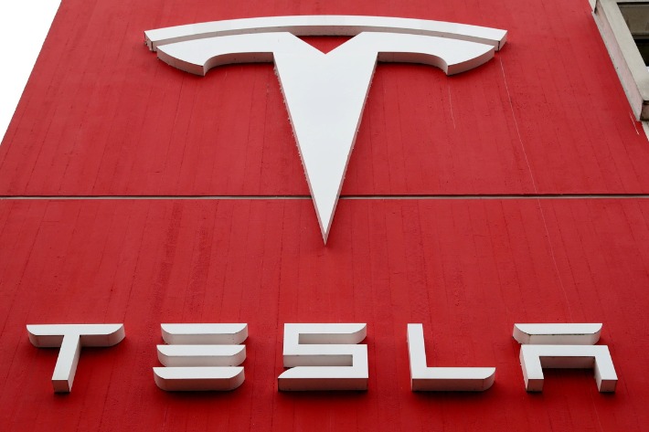 Tesla urged to respect Chinese consumers, laws