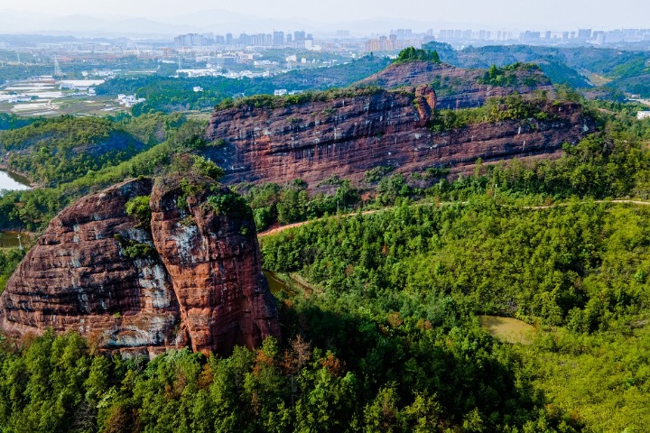 Danxia landforms offer picturesque natural views