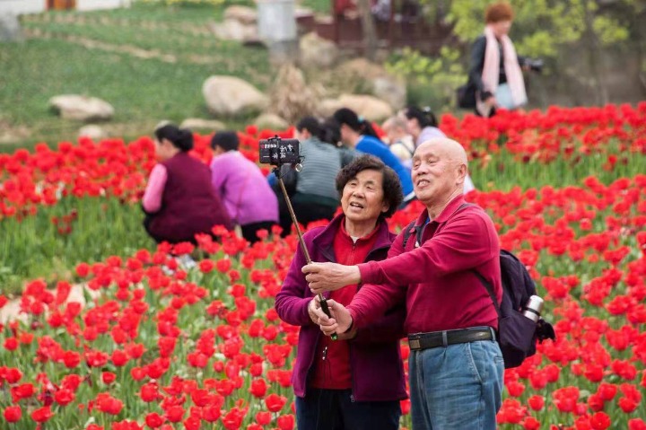 Chinese in their 50s spend most in personal tourism