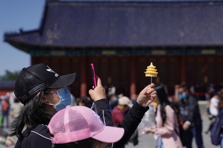 Beijing sees strong tourism rebound during May Day holiday
