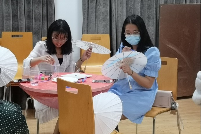 AYC Chinese Umbrella Painting successfully held