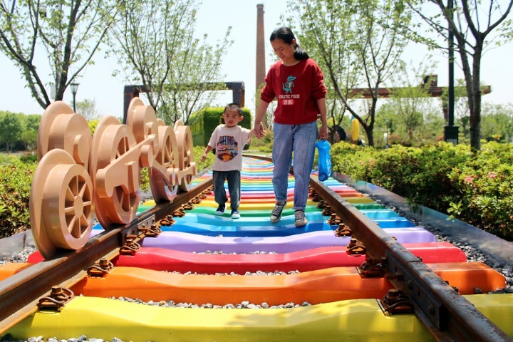 Rainbow track a hot attraction in Changzhou