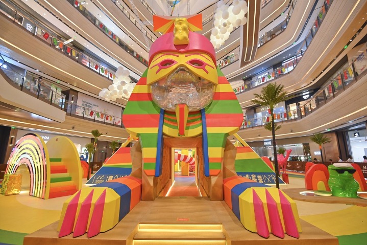 World wonders ‘assemble’ at shopping mall in Chongqing