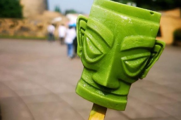 Landmark-shaped popsicles give Chinese a new taste of culture