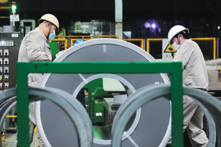 China adjusts tariffs on steel products