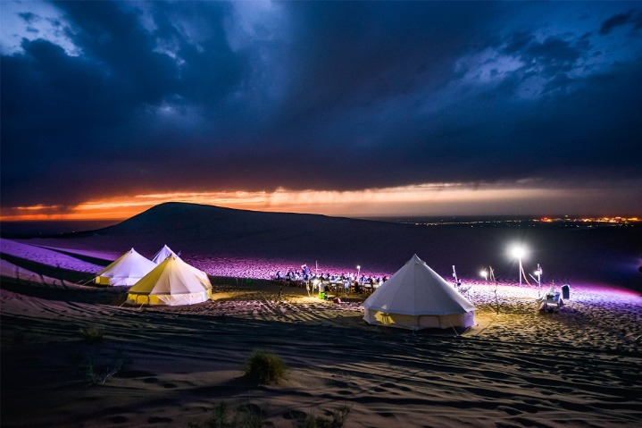 Dreamlike dusk scenes in renowned desert attraction