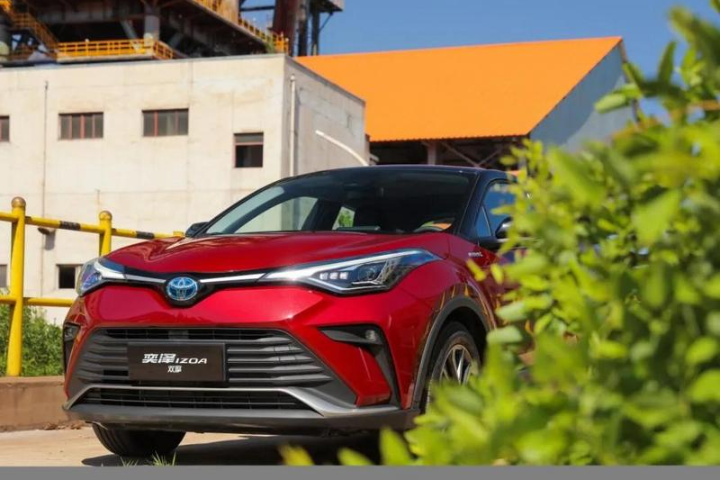 FAW-Toyota's hybrid Izoa hits market