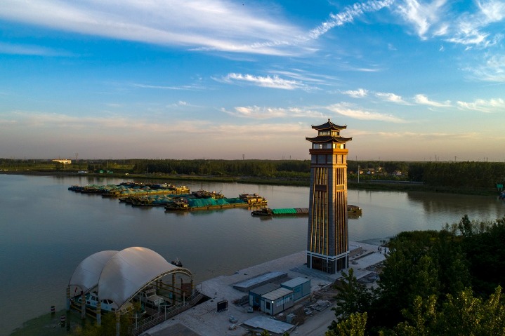 Innovative designed lighthouse adds colors to Grand Canal