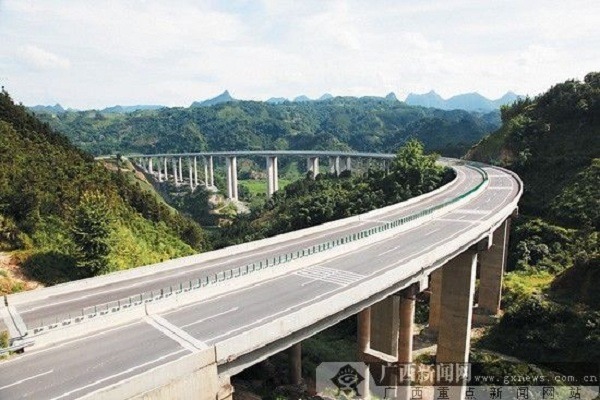 Expressway brings development opportunities for Hechi enterprises