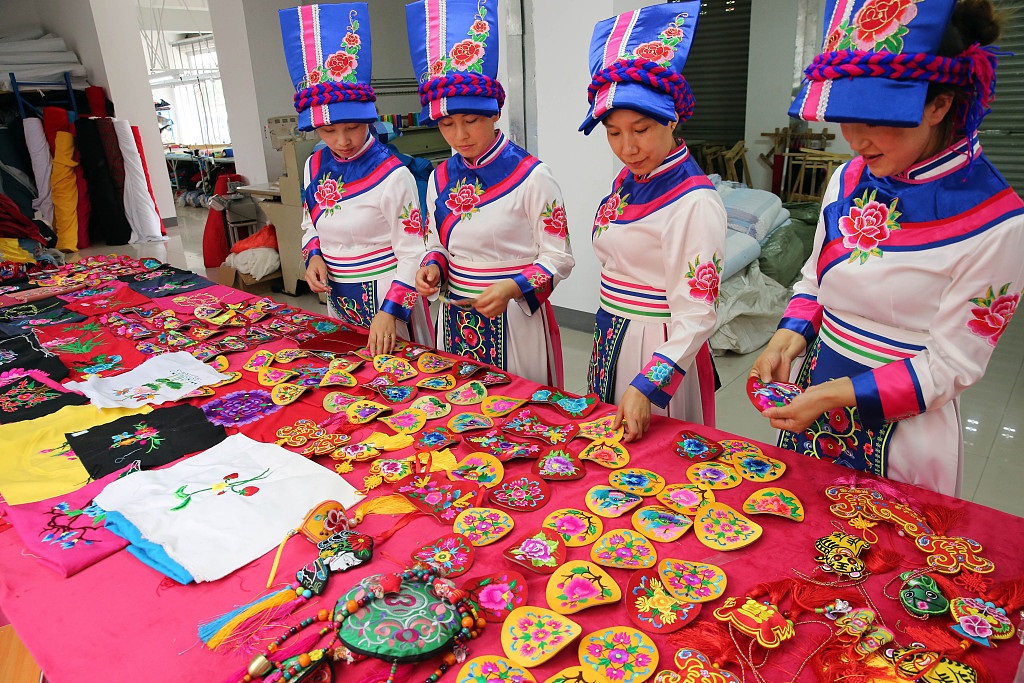 Shaanxi,CHINA-Embroidery women rush to produce qiang embroidery