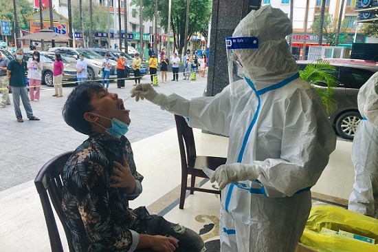 Yunnan city begins restrictions after three found to have virus