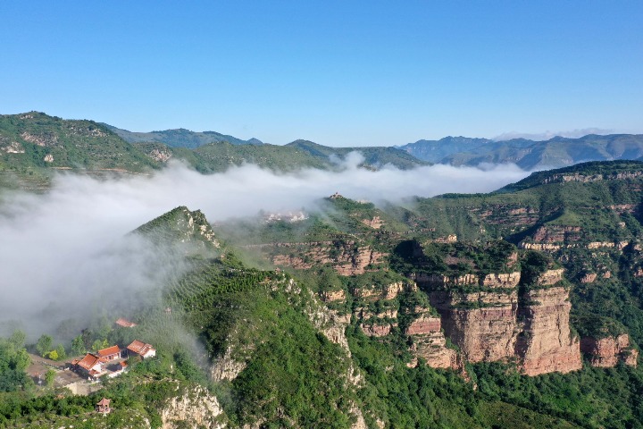 Picturesque view of Tianhe Mountain scenic spot in Hebei