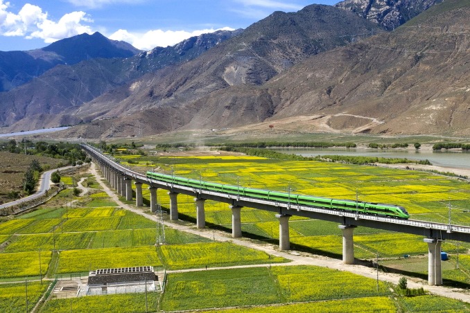 New railway to further boost tourism in China's Tibet