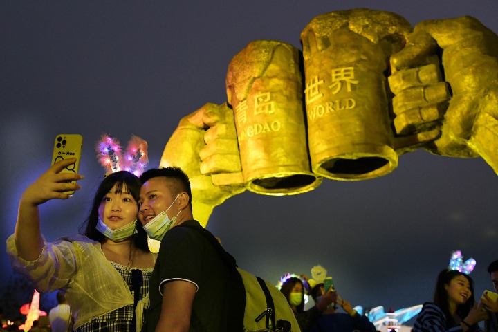 Qingdao pops the top on annual beer festival
