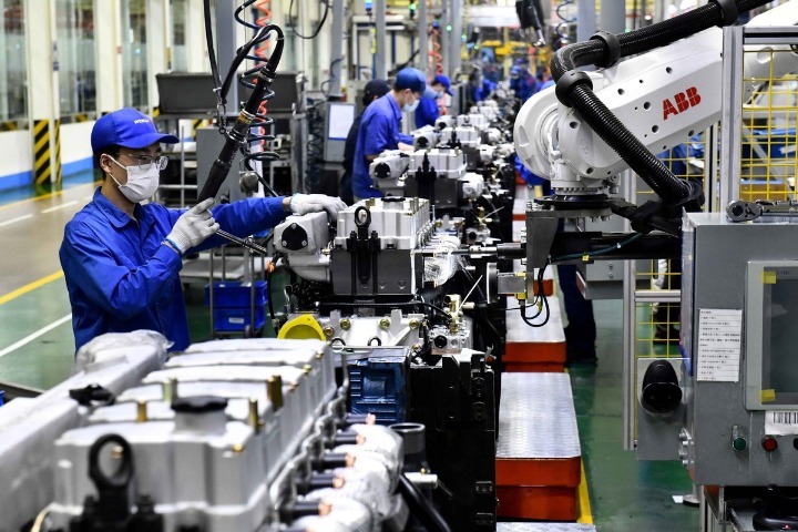 China's manufacturing PMI edges down to 50.9 in June