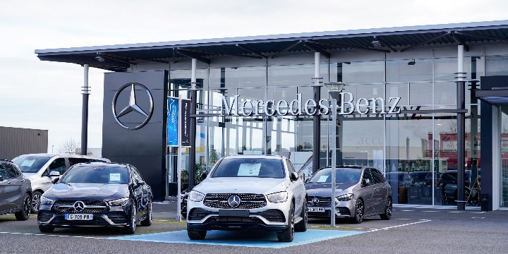 Mercedes-Benz plans switch to full electrification by end of decade