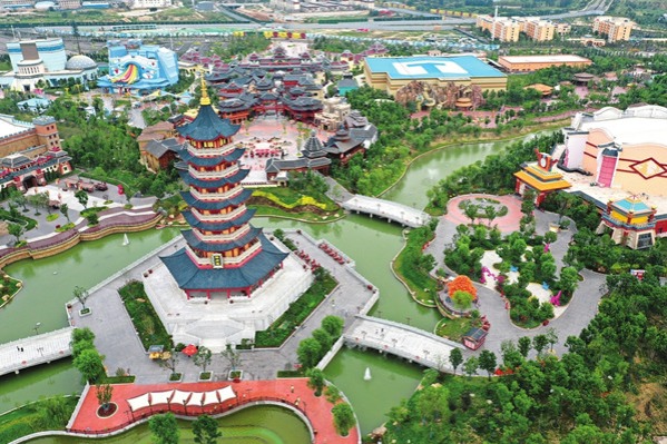Amusement park showcasing Chinese culture opens in Taiyuan