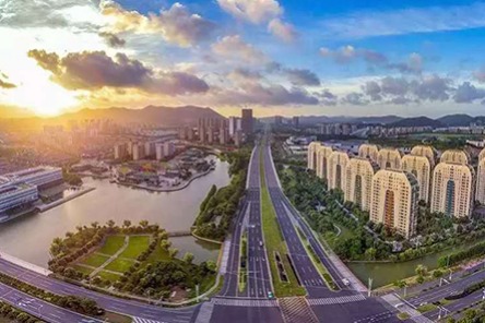 Suzhou sci-tech town's commercial service industry rises