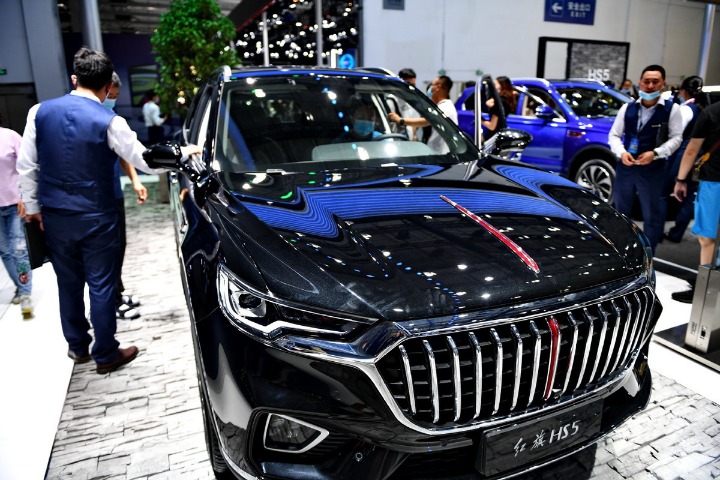 Sales of China's iconic sedan brand Hongqi soar in Jan-July
