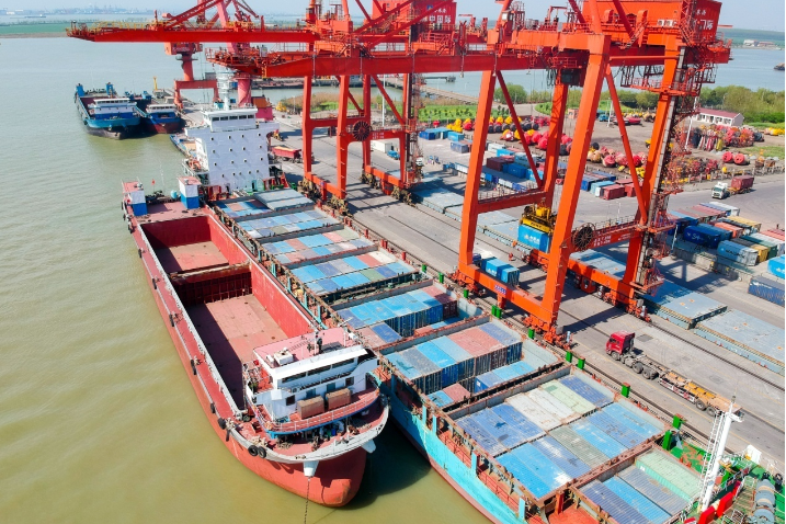 China-US container shipping rates hit new record high
