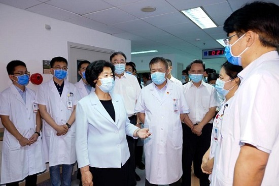 Chinese vice-premier urges better protection of people's health, well-being