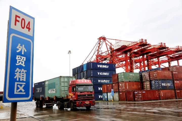 China's foreign trade growth rate hits 10-year high