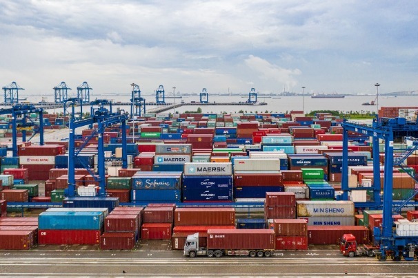 China's foreign trade sustains upward momentum under pressure