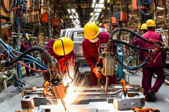 China's manufacturing PMI slides to 50.1 in August