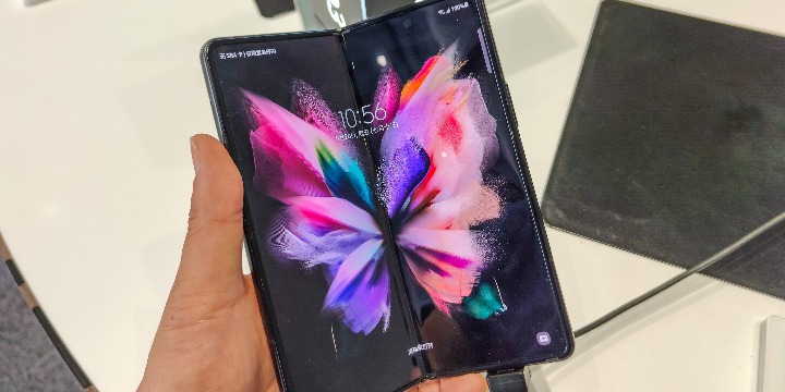 Samsung unveils new foldable smartphones in China